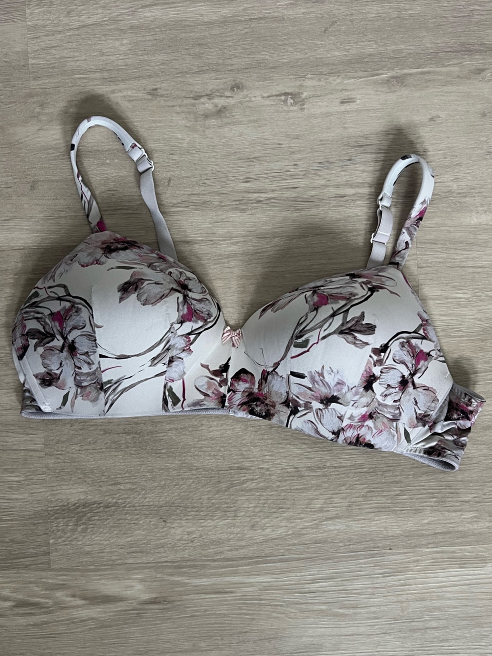 Cacique Lined T-Shirt Bra with Pink & Light Gray Floral Print 44B feminine